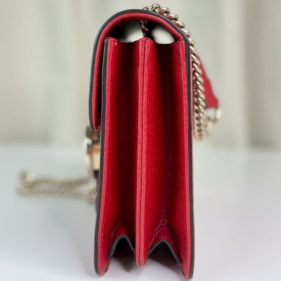 Gucci Red Leather GG Logo Crossbody Bag with Chain Strap & Gold Hardware - Picture 2 of 10